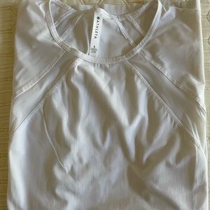 Athleta Ultimate Hybrid Tee, White /Small